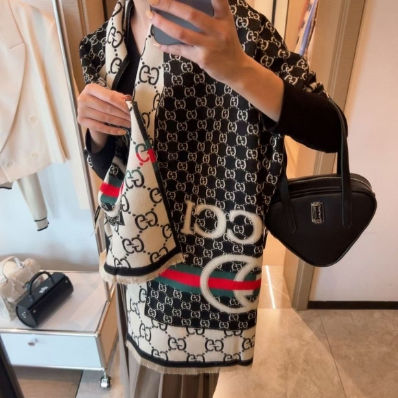 Reversible Stylish Warm Cashmere/Shawl - Picture 3 of 15